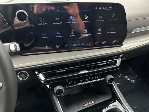 New Mosaic Black Metallic 2026 Chevrolet Traverse LT FWD - photo 25 - Stock #260810