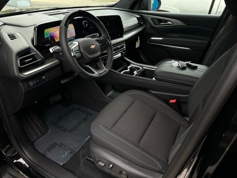 New Mosaic Black Metallic 2026 Chevrolet Traverse LT FWD - photo 10 - Stock #260810