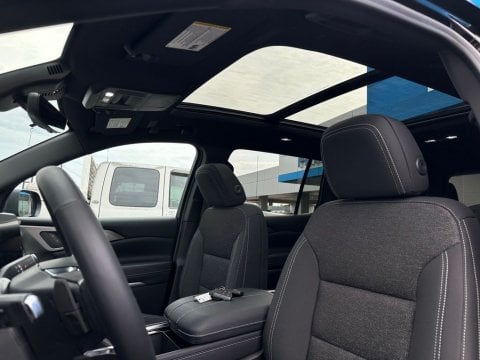 New Mosaic Black Metallic 2026 Chevrolet Traverse LT FWD - photo 14 - Stock #260810