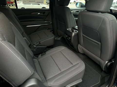 New Mosaic Black Metallic 2026 Chevrolet Traverse LT FWD - photo 18 - Stock #260810