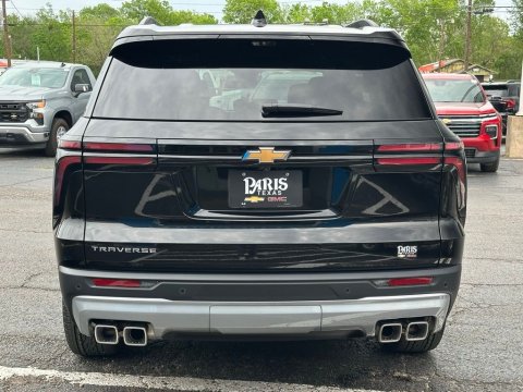 New Mosaic Black Metallic 2026 Chevrolet Traverse LT FWD - photo 5 - Stock #260810