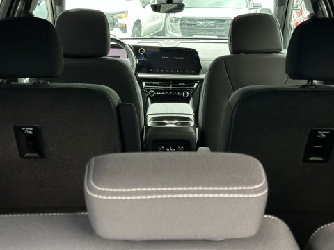 New Mosaic Black Metallic 2026 Chevrolet Traverse LT FWD - photo 9 - Stock #260810