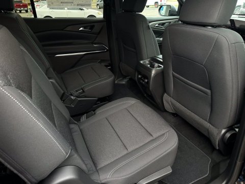 New Mosaic Black Metallic 2026 Chevrolet Traverse LT FWD - photo 19 - Stock #260810
