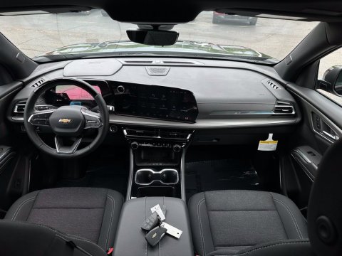 New Mosaic Black Metallic 2026 Chevrolet Traverse LT FWD - photo 21 - Stock #260810