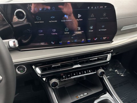 New Mosaic Black Metallic 2026 Chevrolet Traverse LT FWD - photo 25 - Stock #260810