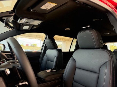 New Radiant Red Tintcoat 2027 Chevrolet Traverse LT FWD - photo 19 - Stock #270024