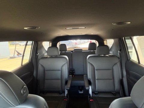 New Radiant Red Tintcoat 2027 Chevrolet Traverse LT FWD - photo 31 - Stock #270024
