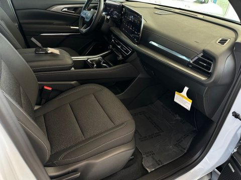 New Polar White Tricoat 2026 Chevrolet Traverse LT FWD - photo 16 - Stock #261128