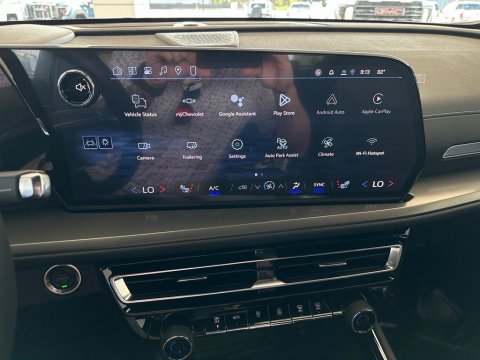 New Polar White Tricoat 2026 Chevrolet Traverse LT FWD - photo 24 - Stock #261128