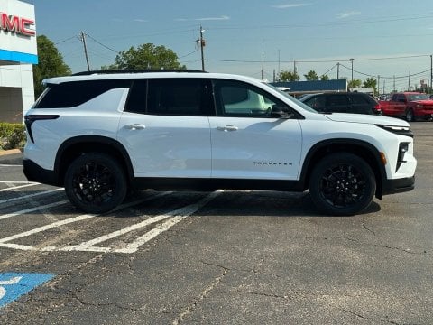 New Polar White Tricoat 2026 Chevrolet Traverse LT FWD - photo 4 - Stock #261128