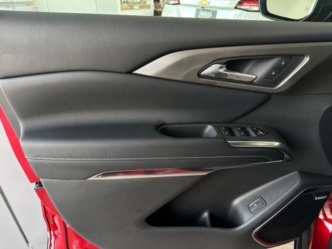 New Radiant Red Tintcoat 2026 Chevrolet Traverse LT FWD - photo 11 - Stock #261161