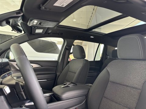 New Radiant Red Tintcoat 2026 Chevrolet Traverse LT FWD - photo 14 - Stock #261161