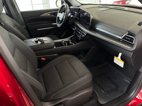 New Radiant Red Tintcoat 2026 Chevrolet Traverse LT FWD - photo 16 - Stock #261161