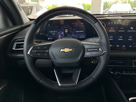 New Radiant Red Tintcoat 2026 Chevrolet Traverse LT FWD - photo 19 - Stock #261161