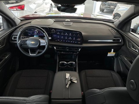 New Radiant Red Tintcoat 2026 Chevrolet Traverse LT FWD - photo 20 - Stock #261161