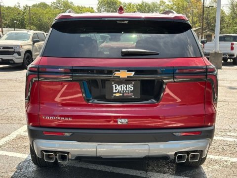 New Radiant Red Tintcoat 2026 Chevrolet Traverse LT FWD - photo 5 - Stock #261161