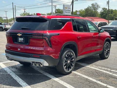 New Radiant Red Tintcoat 2026 Chevrolet Traverse LT FWD - photo 6 - Stock #261161