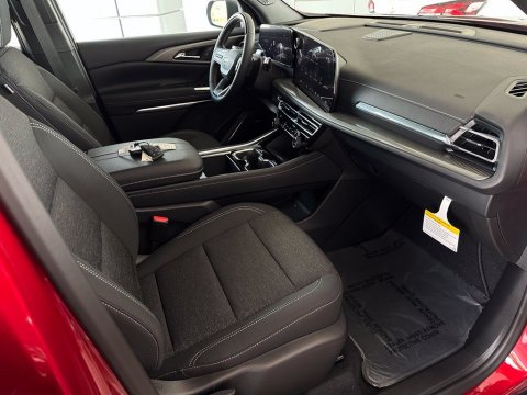 New Radiant Red Tintcoat 2026 Chevrolet Traverse LT FWD - photo 17 - Stock #261161