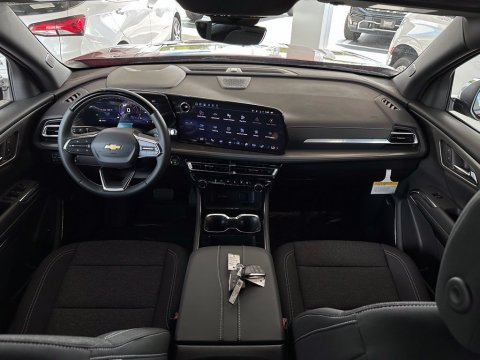 New Radiant Red Tintcoat 2026 Chevrolet Traverse LT FWD - photo 21 - Stock #261161