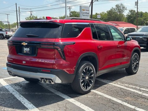 New Radiant Red Tintcoat 2026 Chevrolet Traverse LT FWD - photo 7 - Stock #261161