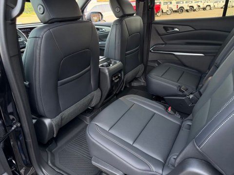 New Mosaic Black Metallic 2027 Chevrolet Traverse LT FWD - photo 15 - Stock #270022
