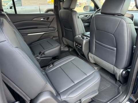 New Mosaic Black Metallic 2027 Chevrolet Traverse LT FWD - photo 18 - Stock #270022