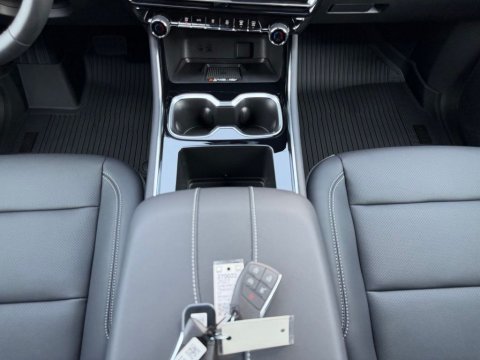 New Mosaic Black Metallic 2027 Chevrolet Traverse LT FWD - photo 21 - Stock #270022