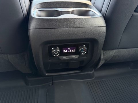 New Mosaic Black Metallic 2027 Chevrolet Traverse LT FWD - photo 22 - Stock #270022