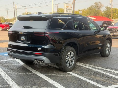 New Mosaic Black Metallic 2027 Chevrolet Traverse LT FWD - photo 6 - Stock #270022