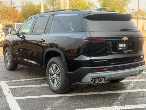 New Mosaic Black Metallic 2027 Chevrolet Traverse LT FWD - photo 7 - Stock #270022