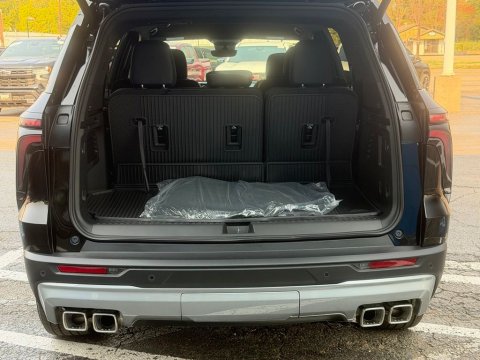 New Mosaic Black Metallic 2027 Chevrolet Traverse LT FWD - photo 8 - Stock #270022