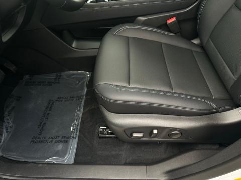 New Polar White Tricoat 2026 Chevrolet Traverse LT FWD - photo 11 - Stock #260782