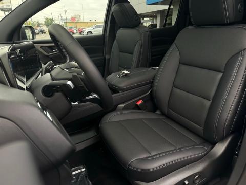 New Polar White Tricoat 2026 Chevrolet Traverse LT FWD - photo 12 - Stock #260782