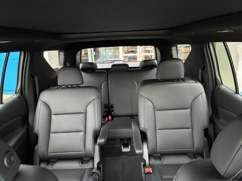 New Polar White Tricoat 2026 Chevrolet Traverse LT FWD - photo 26 - Stock #260782