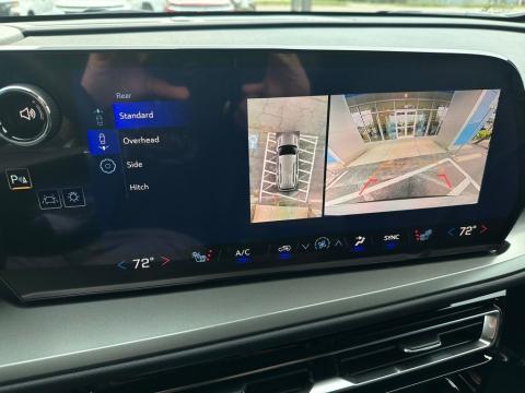 New Polar White Tricoat 2026 Chevrolet Traverse LT FWD - photo 27 - Stock #260782