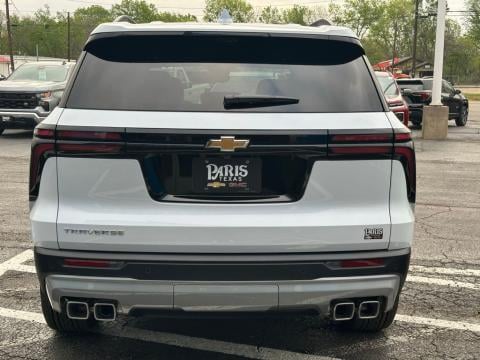 New Polar White Tricoat 2026 Chevrolet Traverse LT FWD - photo 4 - Stock #260782