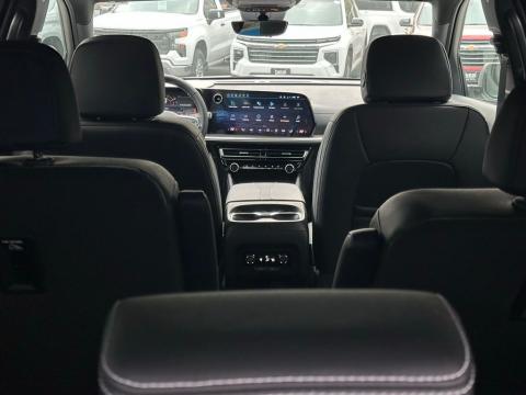 New Polar White Tricoat 2026 Chevrolet Traverse LT FWD - photo 8 - Stock #260782