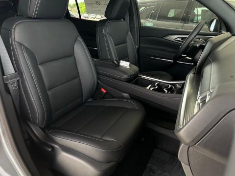 New Sterling Gray Metallic 2026 Chevrolet Traverse LT FWD - photo 17 - Stock #260807