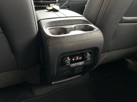 New Sterling Gray Metallic 2026 Chevrolet Traverse LT FWD - photo 22 - Stock #260807