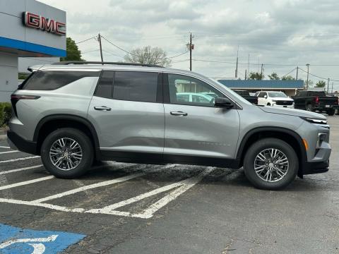 New Sterling Gray Metallic 2026 Chevrolet Traverse LT FWD - photo 4 - Stock #260807