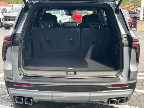 New Sterling Gray Metallic 2026 Chevrolet Traverse LT FWD - photo 8 - Stock #260807