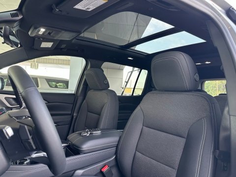New Sterling Gray Metallic 2026 Chevrolet Traverse LT FWD - photo 14 - Stock #261099