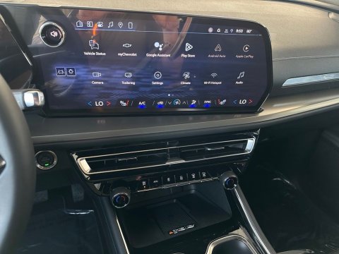 New Sterling Gray Metallic 2026 Chevrolet Traverse LT FWD - photo 24 - Stock #261099