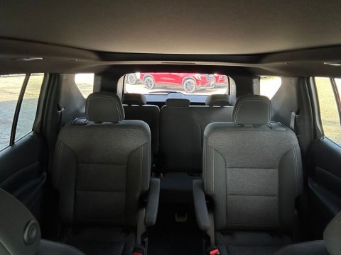 New Sterling Gray Metallic 2026 Chevrolet Traverse LT FWD - photo 26 - Stock #261099