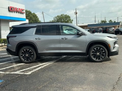 New Sterling Gray Metallic 2026 Chevrolet Traverse LT FWD - photo 4 - Stock #261099