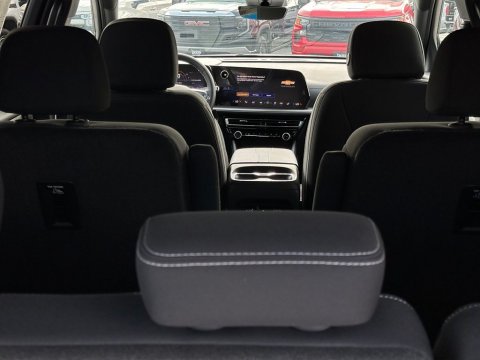 New Sterling Gray Metallic 2026 Chevrolet Traverse LT FWD - photo 9 - Stock #261099