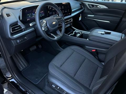 New Mosaic Black Metallic 2026 Chevrolet Traverse LT FWD - photo 10 - Stock #260778