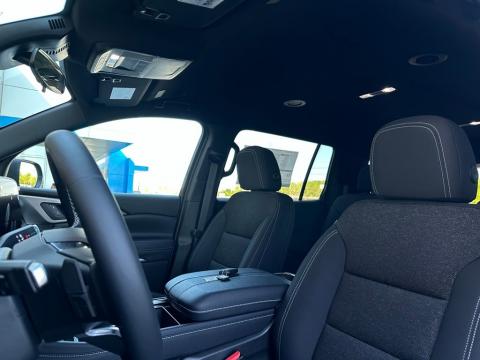 New Mosaic Black Metallic 2026 Chevrolet Traverse LT FWD - photo 14 - Stock #260778