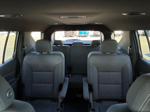 New Mosaic Black Metallic 2026 Chevrolet Traverse LT FWD - photo 26 - Stock #260778