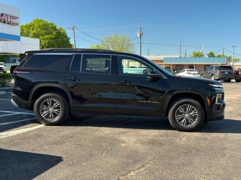 New Mosaic Black Metallic 2026 Chevrolet Traverse LT FWD - photo 4 - Stock #260778